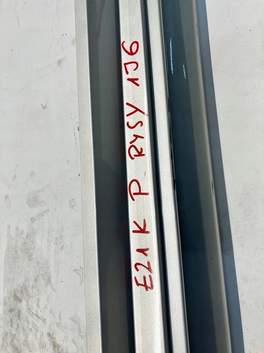 фото №13, Corolla e21 универсал порог защита пороговая наружная планка правая 1j6 царапины