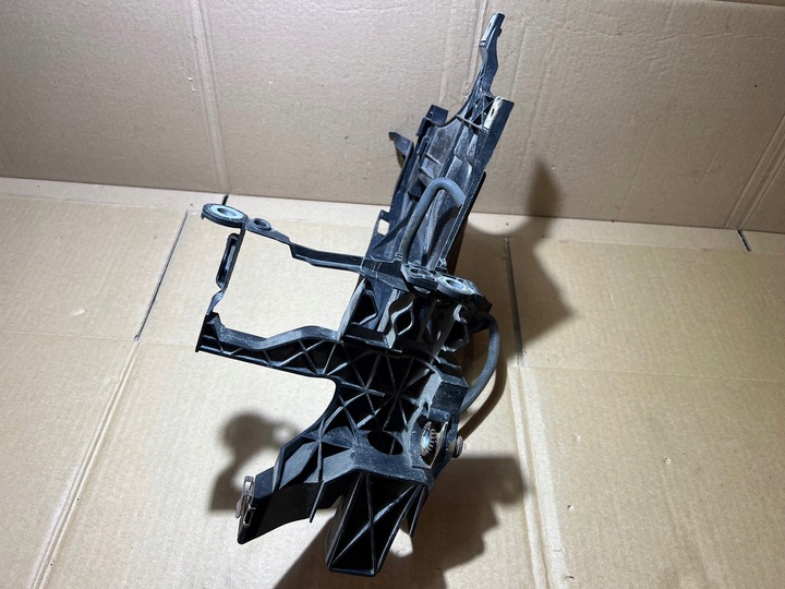 фото №7, Audi a4 b8 рестайлінг ковзун кріплення лампи праві перед 8k0805608b