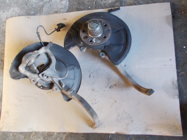 фото №1, Mercedes cls w219 поворотный кулак ступица перед 3.0 cdi