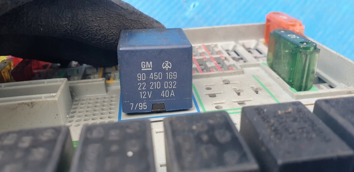 фото №6, Opel vectra b коробка запобіжників 90505470 реле 90450169 90229208