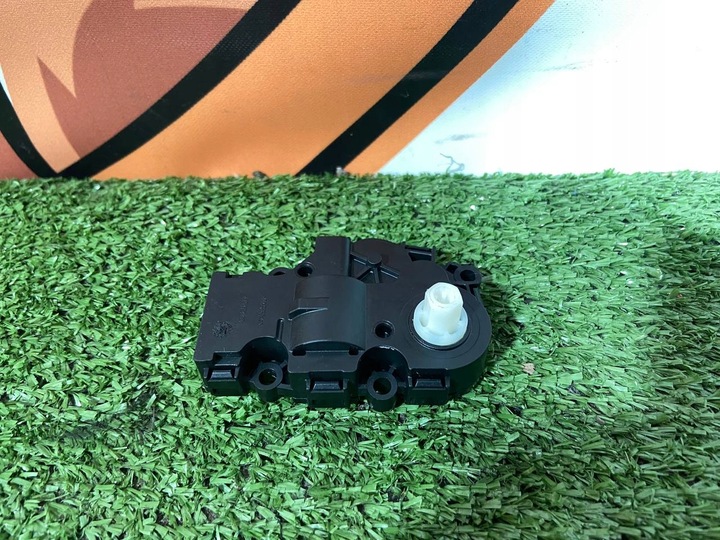 фото №7, Двигун кроковий нагрівача електричний rr velar l560 mf113930-1730