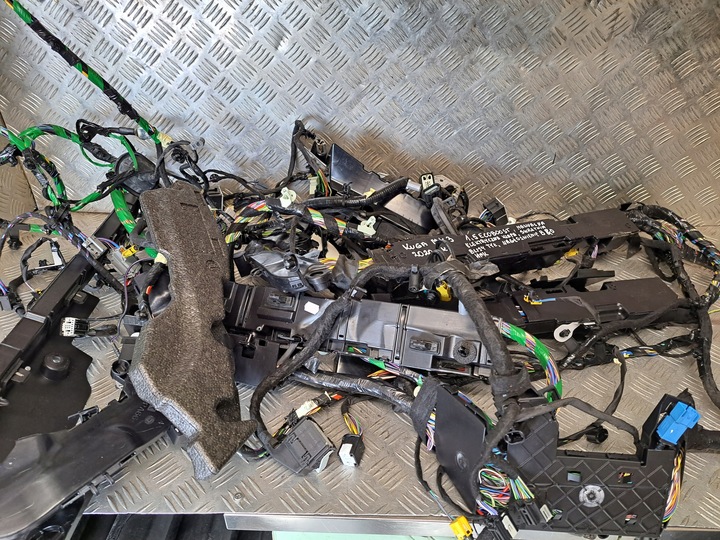 фото №11, Ford kuga mk3 1.5ecoboost установка кабіни засіб