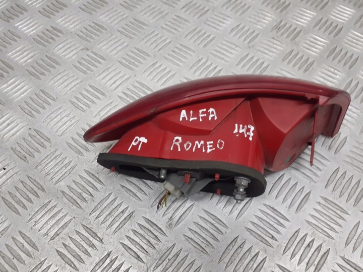 фото №7, Фара права задня alfa romeo 147 46556347