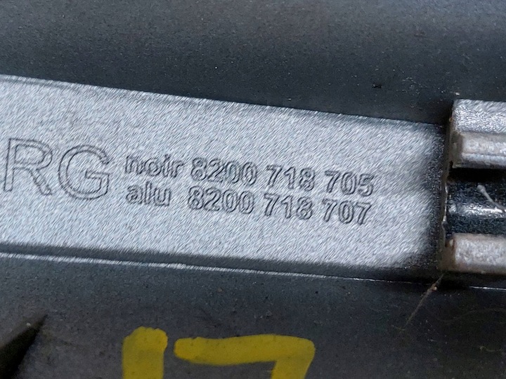 фото №8, Renault clio iii универсал 05-12r заглушка рейлинг левый зад