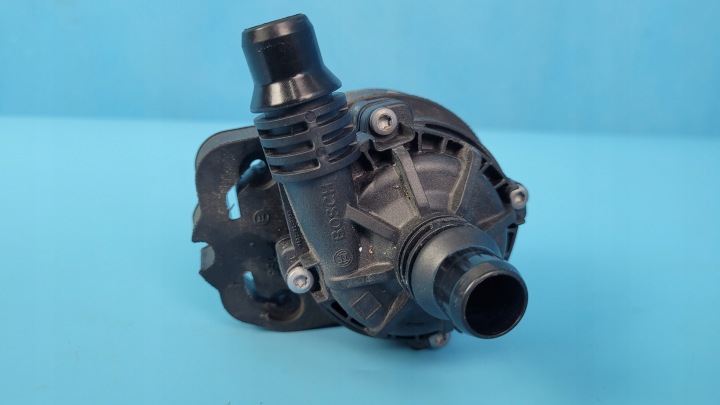 фото №9, Bmw x1 u11 sdrive18i 23r додатковий водяна помпа  5a03f46