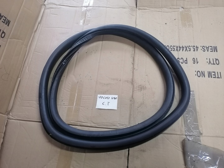 фото №1, Кузовная прокладка дверь левый зад volvo v40 ii