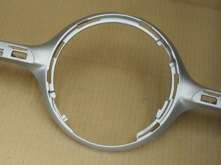 фото №2, Mercedes c клас w206 amg решітка радіатора емблема решітка a2068885000