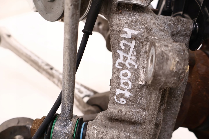 фото №5, Maserati levante 3.0 v6 поворотна опора права зад 67003724