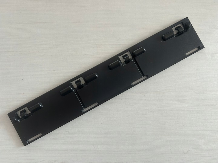 фото №1, Audi a6 c8 стандарт базовый 2018-2023 шторка заглушка средняя 4k0 оригинальный номер