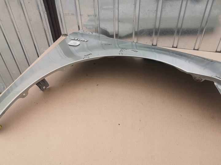 фото №11, Крыло правый перед toyota avensis t25 03-06