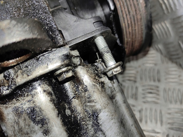 фото №10, Двигун 1.6 tdi dcx vw audi skoda стійка