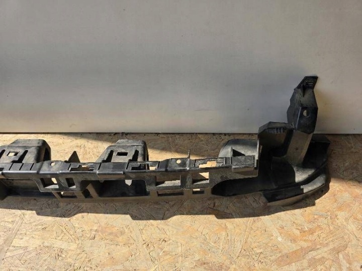 фото №7, Land rover range rover velar j8a2-17e855-af кронштейн  молдинг бампера заднего