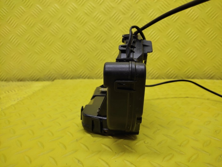 фото №4, Mercedes w203 замок дверь правые зад uk