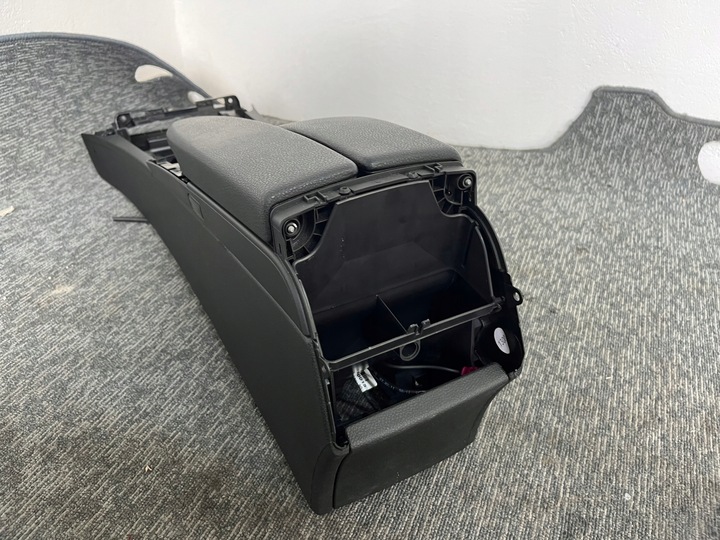 фото №12, Mercedes c класс w204 2.2 cdi туннель средний подлокотник гнездо usb оригинал