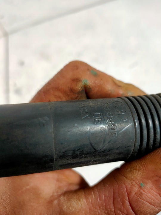 фото №5, Труба шланг повітря audi a4 a6 8e0133889e