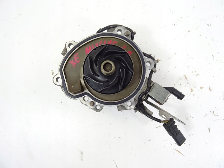 фото №6, Jaguar xe 2.0 d насос воды разъём установка g4d3-8501-ad 2015-2024