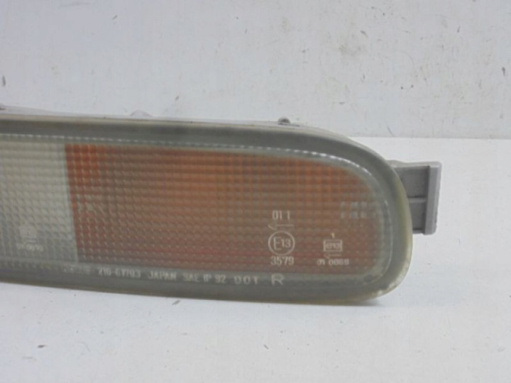 фото №10, Mazda 323c v ba поворотник правое 210-61703 + вкладка żarówkowy