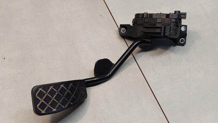 фото №5, Потенциометр газа audi a4 b6 cabrio 8e2721523a