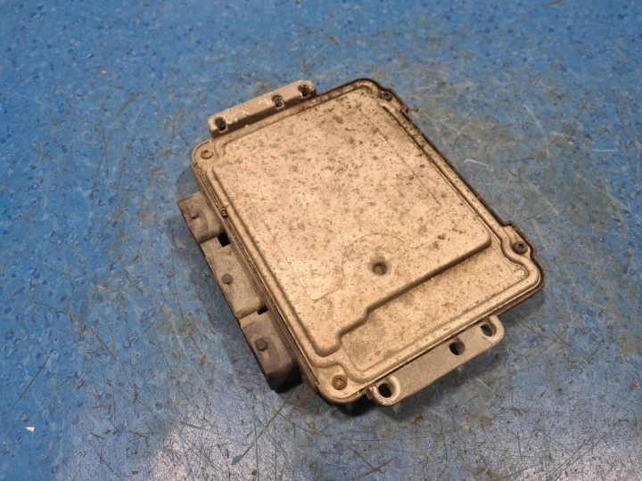фото №7, Nissan interstar блок управления двигателем (ecu) 0281012200 zd30