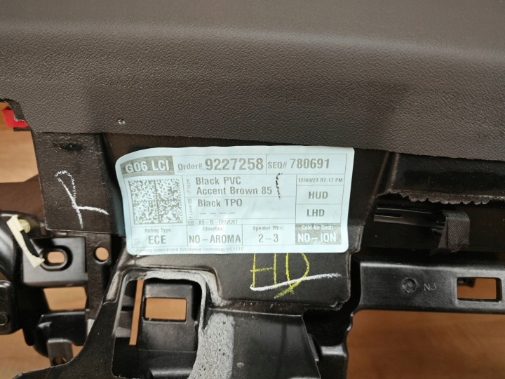 фото №12, Торпедо раздаточная консоль hud кожа bmw x5 x6 x7 lci g05 g06 g07 12km org