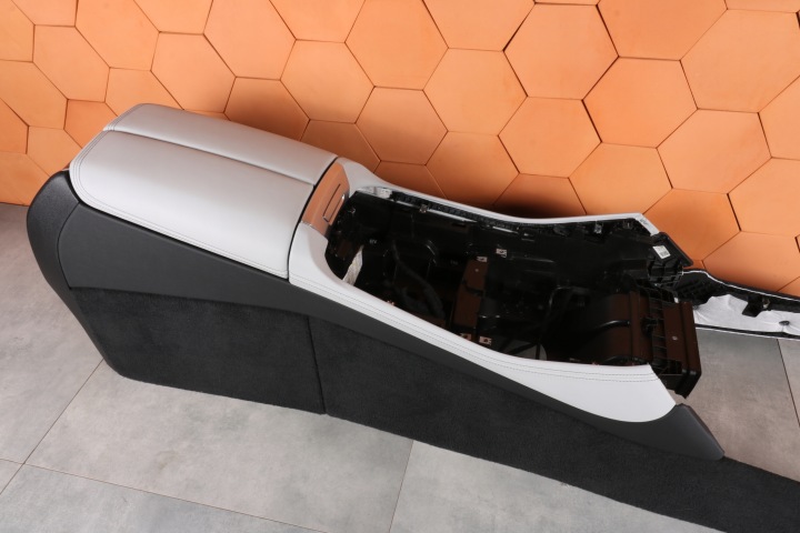 фото №9, Bmw x5 g05 туннель средний подлокотник silverstone sensafin 9108356 5a3d137