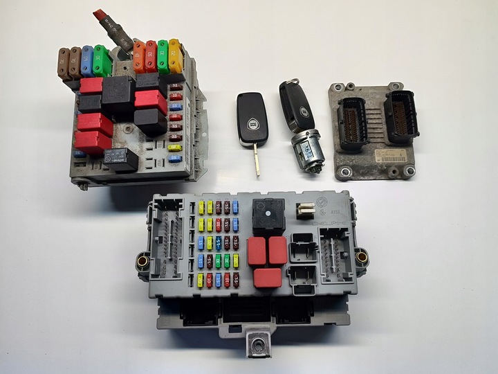фото №1, Компьютер набор fiat idea 1.4 16v 0261208207