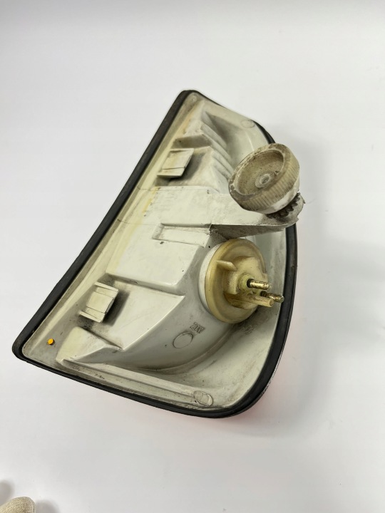 фото №11, Поворотник поворот поворотник передний перед правое mercedes w123 hella
