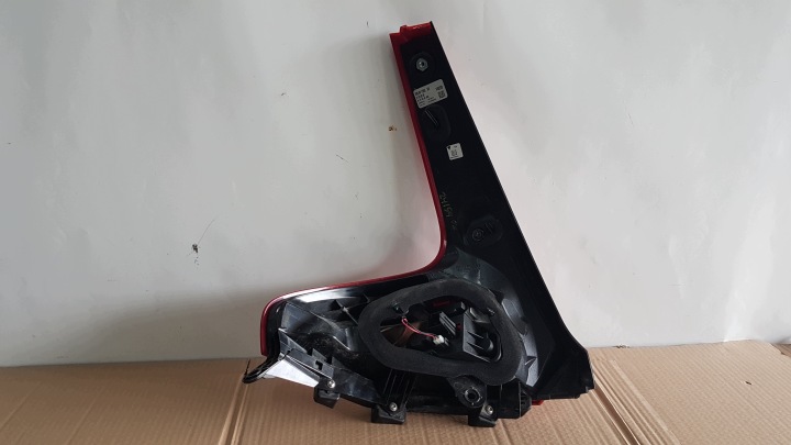 фото №7, Фара зад права volvo v40 xc40 12-18 31395845