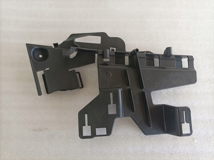 фото №1, Ford fiesta mk7 крепление держатель замка перед правые