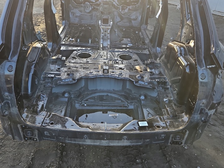 фото №1, Pas задний пол багажника porsche cayenne ii ванна hb четверть