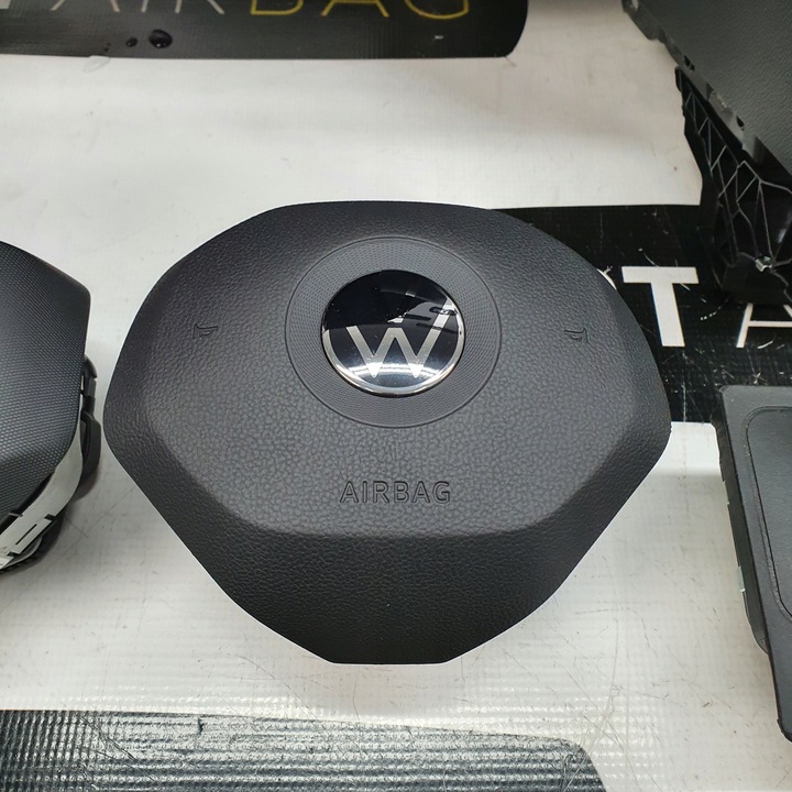 фото №8, Passat b8 рестайлинг панель консоль подушки ремни подушка безопасности