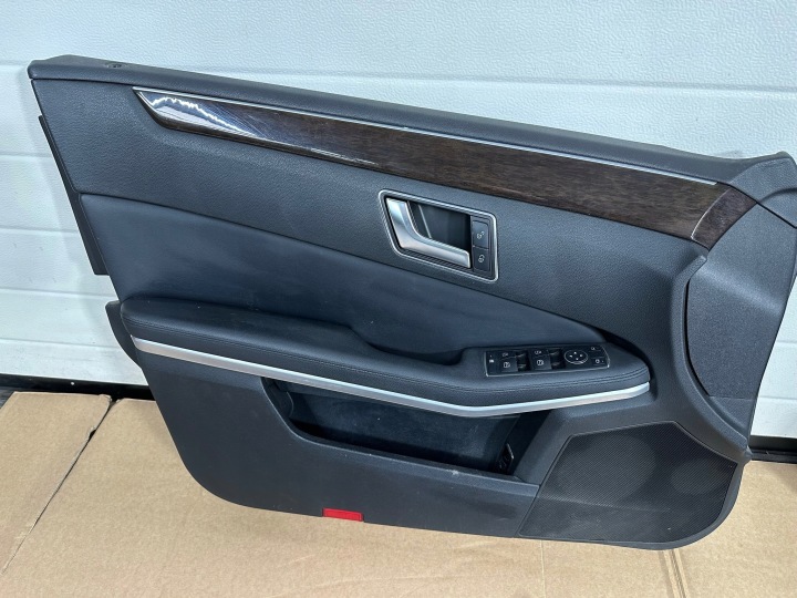фото №5, Обшивки дверь, комплект mercedes w212 универсал европа
