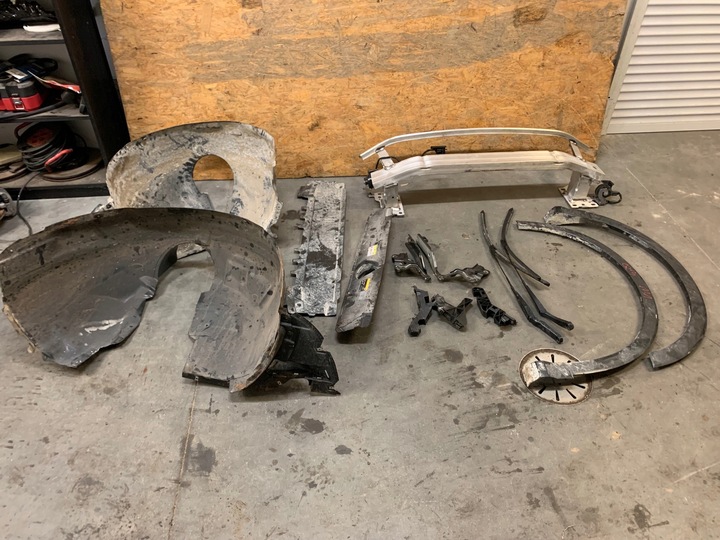 фото №11, Audi q3 83a гибрид комплектный перед радиатор бампер pas переднее