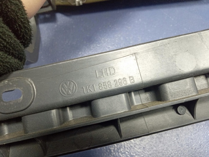 фото №11, Vw golf 6 vi торпедо консоль подушка ремни европа 3kv5k1857181b