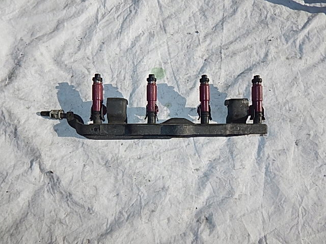 фото №1, Планка впрыскивающий форсунка mazda 3 bk 1.6b 03-09 195500-3310