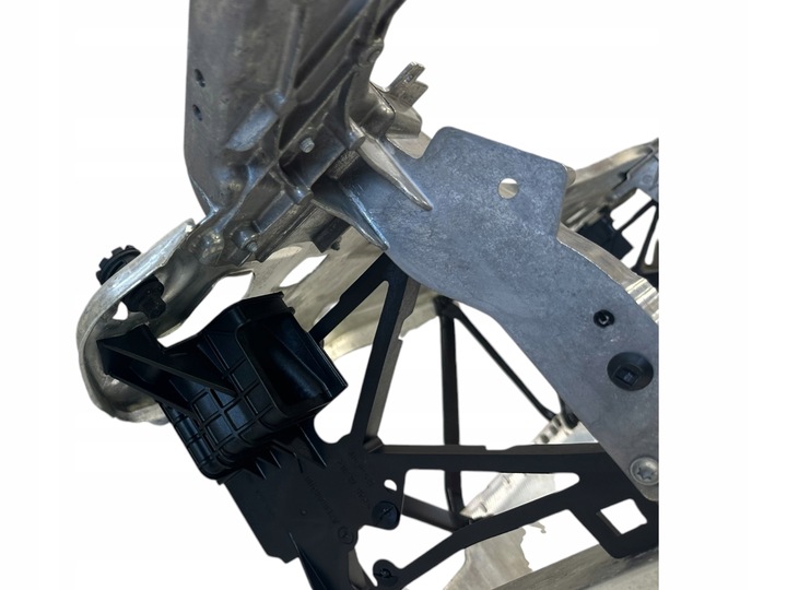 фото №12, Mercedes w213 e клас w238 pas переднє підсилювач балка a2136206300