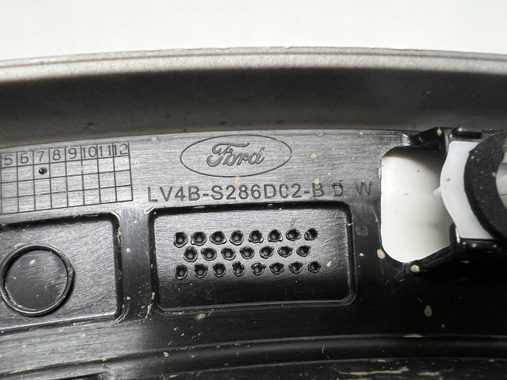фото №9, Ford kuga mk3 iii 3 молдинг крила праве зад lv4b-s286d02-b