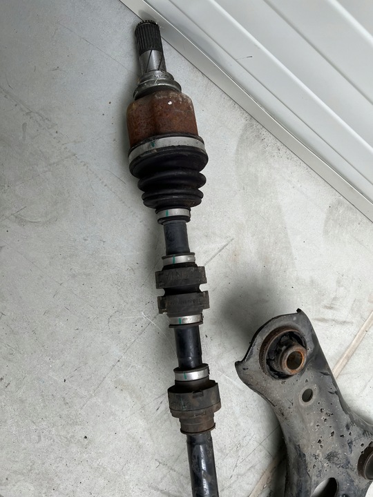 фото №5, Поворотный кулак подвешивание правые полуось nissan micra k14