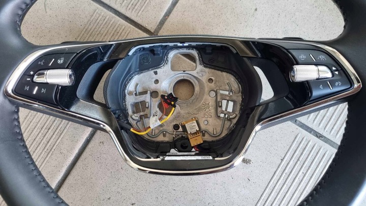 фото №5, Кермо шкіра з підігрівом пелюстки skoda octavia iv