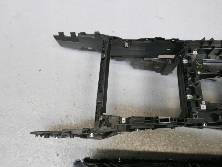 фото №10, Bmw x5 f15 x6 f16 каркас кронштейн консоли туннеля среднего 9252117 9252118