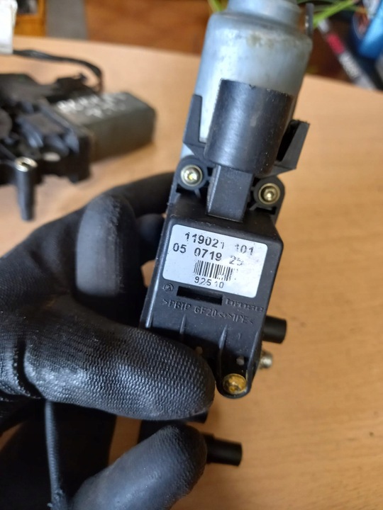 фото №8, Моторчик подъемника правые, левый зад audi a8 d2