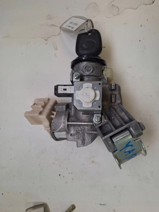 фото №1, Yaris iii замок зажигания ключ 45020-0d04