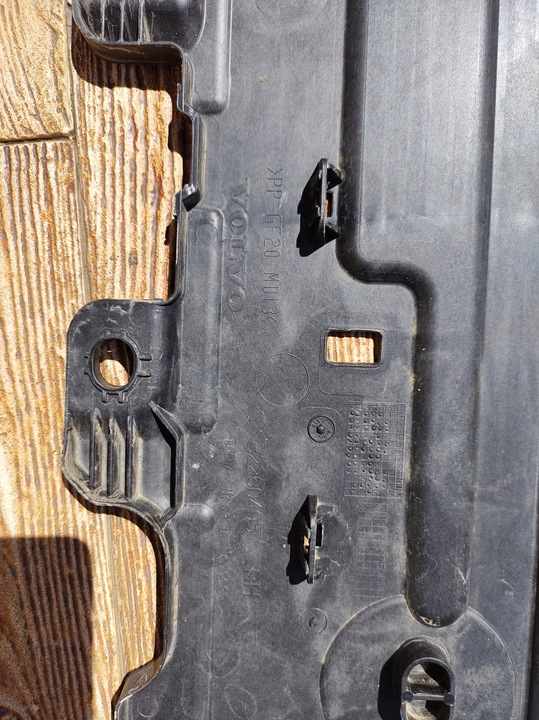 фото №11, Volvo v60 18r- защита шасси правая