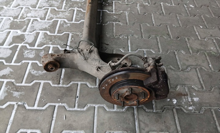 фото №7, Toyota corolla e15 балка подвески задняя ось зад 1.6 2009r