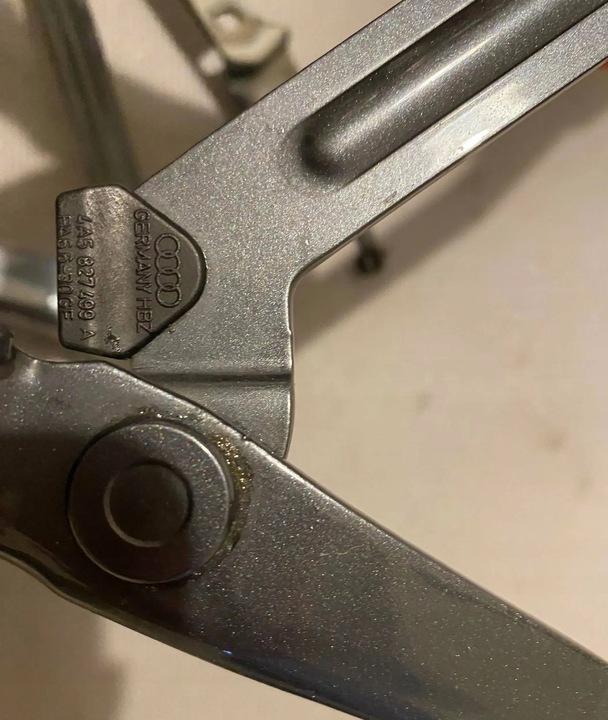 фото №5, Audi a8 s8 d2 4d 2000 петлі кришки зад l i p