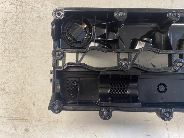 фото №6, Mercedes 2.2 cdi крышка клапанов a6510103645