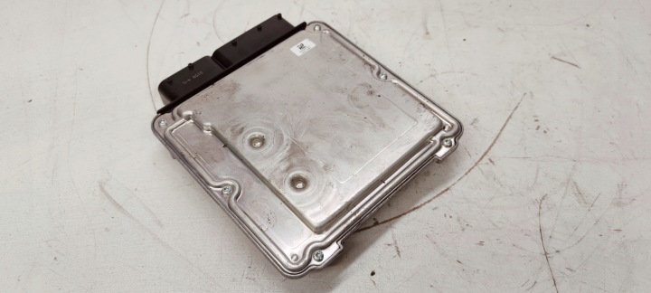 фото №5, Блок управления двигателем (ecu) audi a4 a5 3.0tdi ccw 8k0907401c