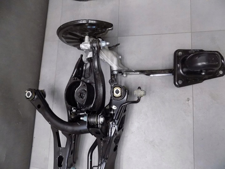 фото №12, Vw arteon підвішування зад балка ступиці 3q0505235ac