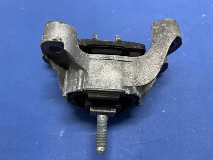 фото №10, Подушка кронштейн двигателя 6784355-01 mini r60 1.6 d