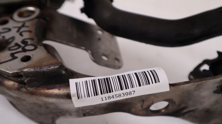фото №10, Volvo xc60 ii 2.0 d4 трубка  водяной насос 31686005, 31697445, 31368536